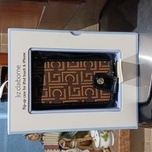 Liz Claiborne Fashion Line -- Flip-up case for iPod touch & iPhone Blk/B…